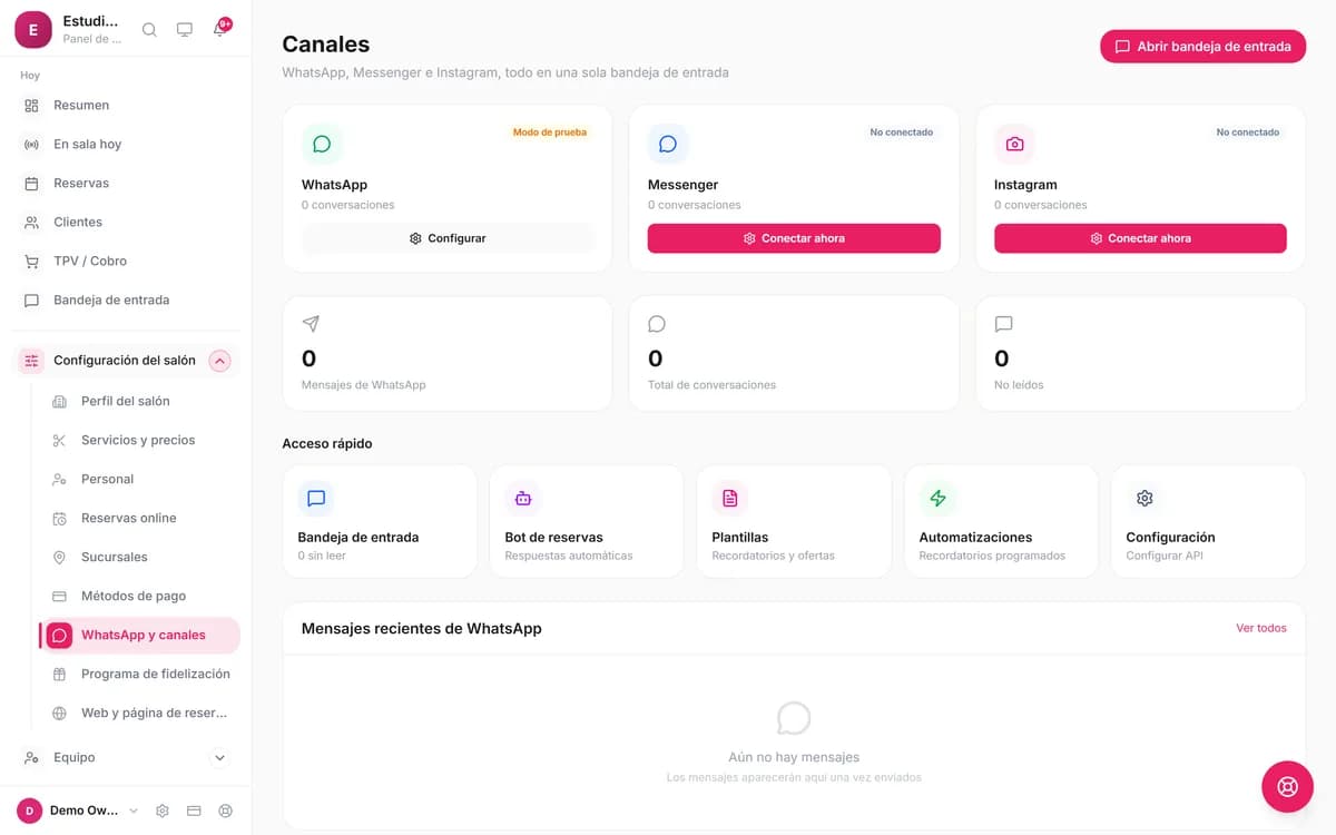 Página Canales del panel de Blyssbook en español, con tarjetas de WhatsApp, Messenger e Instagram, contadores de mensajes y accesos rápidos a la bandeja de entrada, el bot de reservas, las plantillas y las automatizaciones